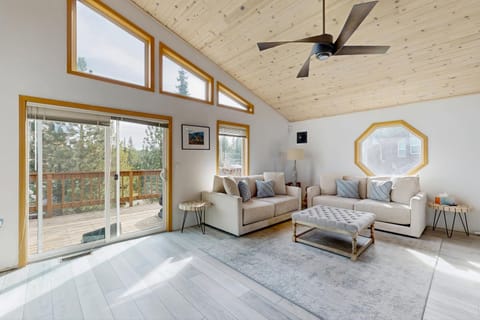 Hillside Chalet House in Truckee