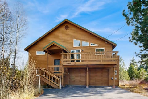 Hillside Chalet House in Truckee