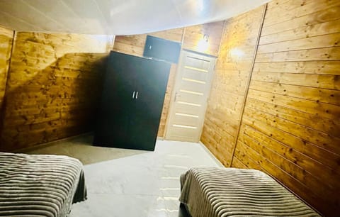 CASAWyW 4 apartament cu 5 camere Apartment in Craiova