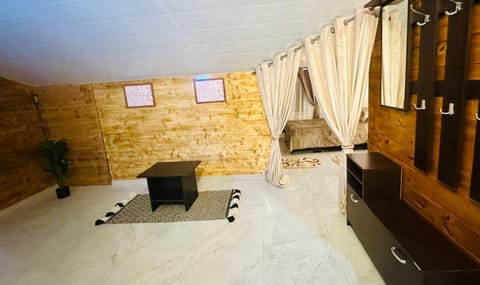 CASAWyW 4 apartament cu 5 camere Apartment in Craiova