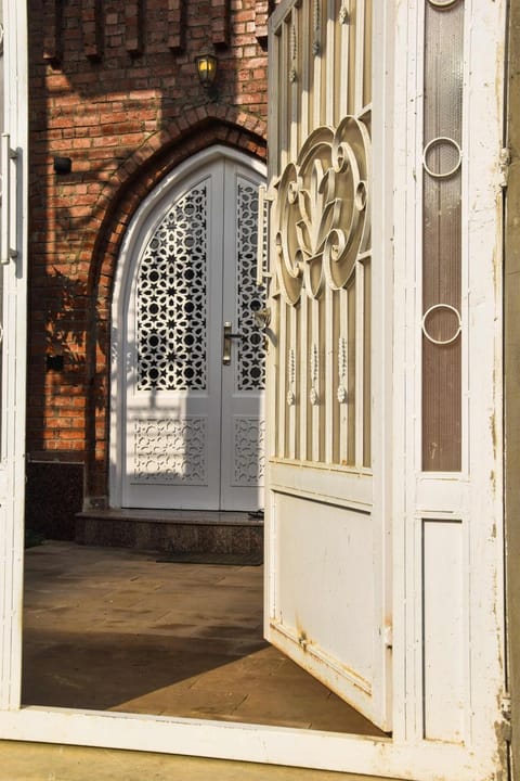 Facade/entrance, Day