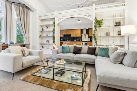 Kitchen or kitchenette, Living room, Seating area