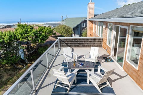 Full Circle House in Manzanita