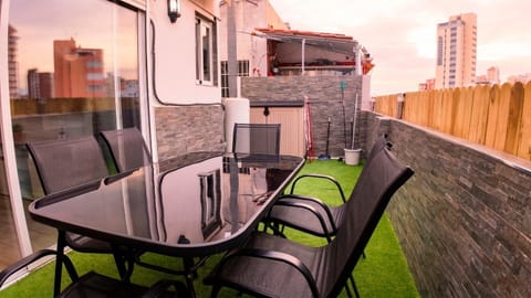 Property building, Day, Balcony/Terrace, Living room, Dining area