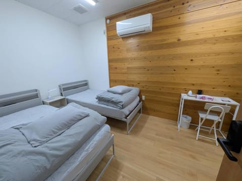 Bed, Photo of the whole room, air conditioner