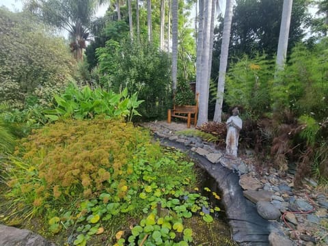 Sub-Tropical Paradise Retreat Willow Creek Cabin with Access to Sauna Cabin in Northland