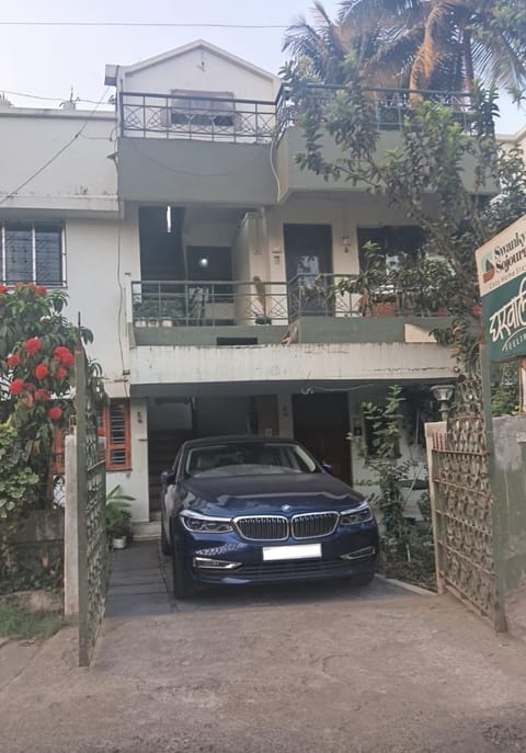 Property building, Day, Parking