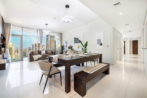 Spacious Lux 4 Bed with Large Balcony and Burj View by Vista Stays Dubai Apartment in Dubai