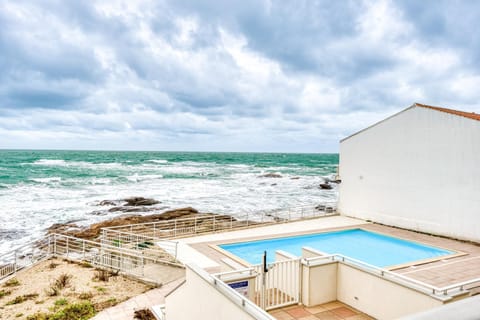 Solarium, Sea view, Swimming pool