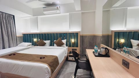 Bed, TV and multimedia, Photo of the whole room, Bedroom, air conditioner