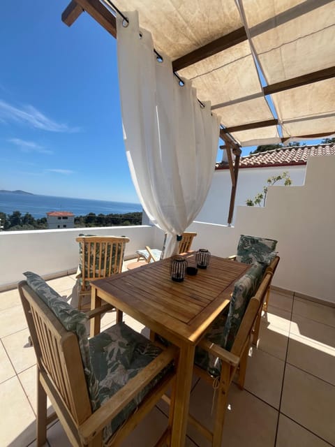 Day, Natural landscape, View (from property/room), Balcony/Terrace