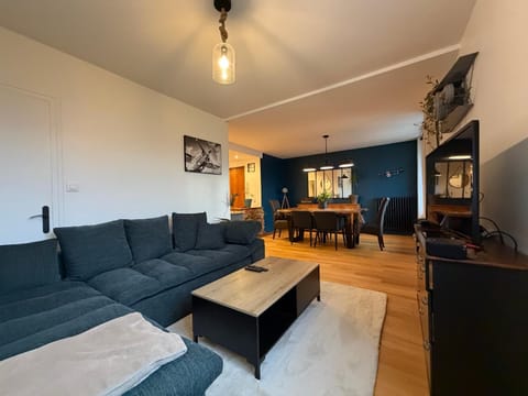 Communal lounge/ TV room, TV and multimedia, Living room