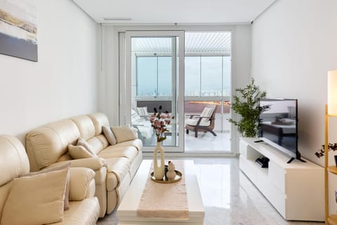 TV and multimedia, Living room, Seating area, Sea view