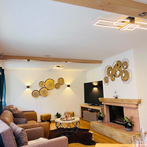TV and multimedia, Living room, fireplace