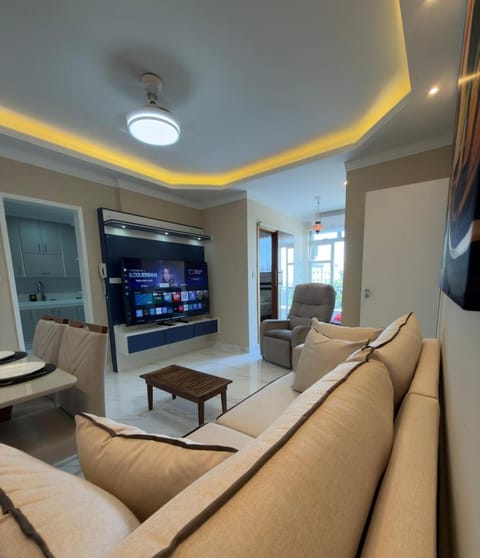 Communal lounge/ TV room, TV and multimedia, Living room