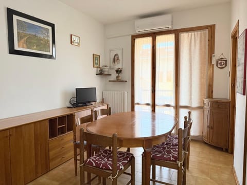 N034 - Appartamento con terrazzo a Numana Apartment in Numana