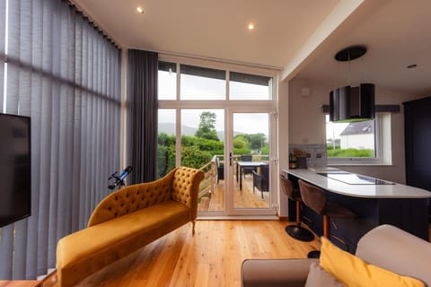 Relaxing 1 Bdrm Cottage in Portree Hillside House in Portree