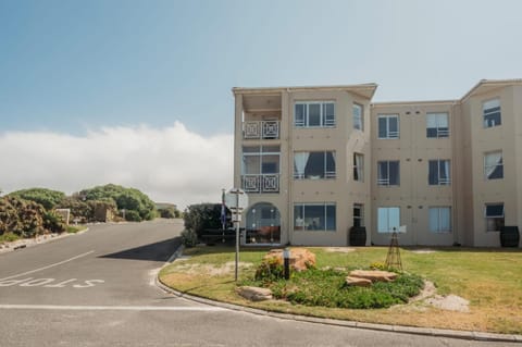 Property building, Day, Natural landscape