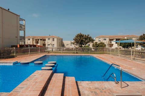 Property building, Pool view, Swimming pool, sunbed