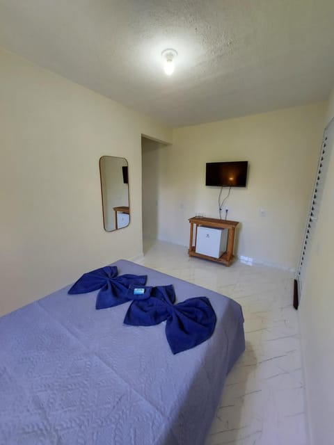 Bed, TV and multimedia, Photo of the whole room, minibar, towels