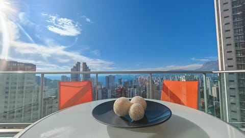 Balcony/Terrace, City view