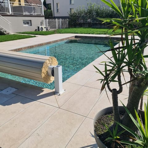 Garden view, Pool view, Swimming pool, sunbed