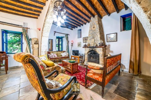 Living room, Seating area, fireplace, fireplace