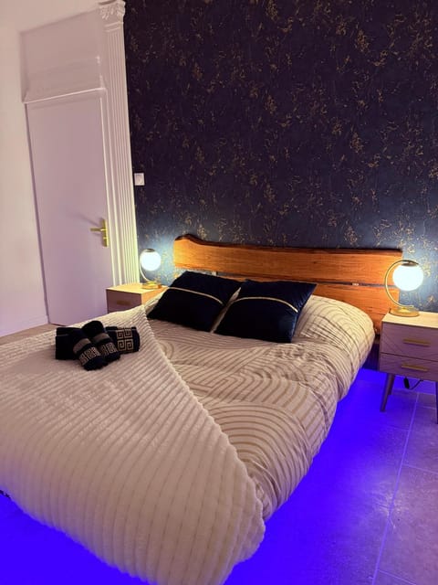 Bed, Bedroom