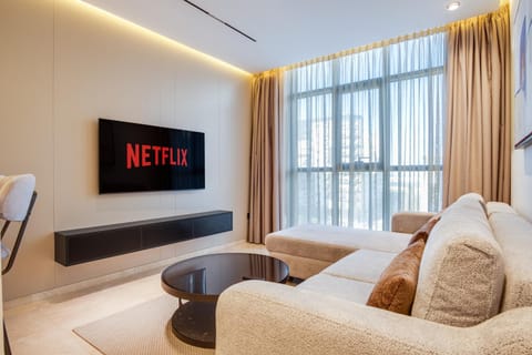 Communal lounge/ TV room, TV and multimedia, Living room, Seating area, Evening entertainment