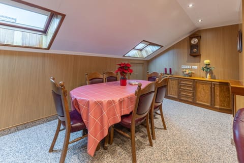 Pensado Para ti House in Madrid