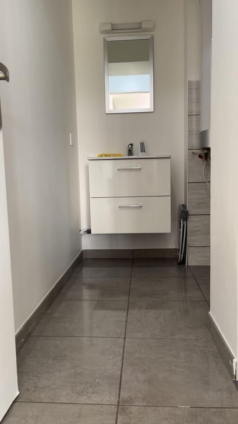 Studio with garden terrace and free parking Apartment in Caen