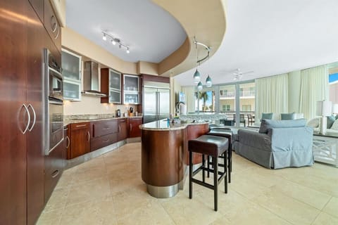 Bella Luna 110-Amazing Bay-Beach Views Apartment in Ono Island