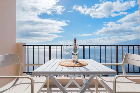 Natural landscape, View (from property/room), Balcony/Terrace, Sea view