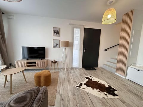 Chalet 3 pièces avec terrasse et parking proche des pistes à Risoul 1850 - FR-1-330-599 Chalet in Piedmont