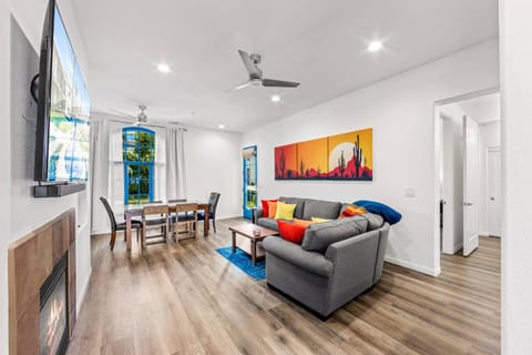 TV and multimedia, Living room, Photo of the whole room, Decorative detail, Seating area