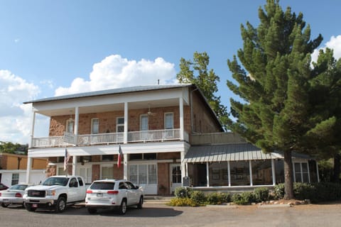 Property building, Day
