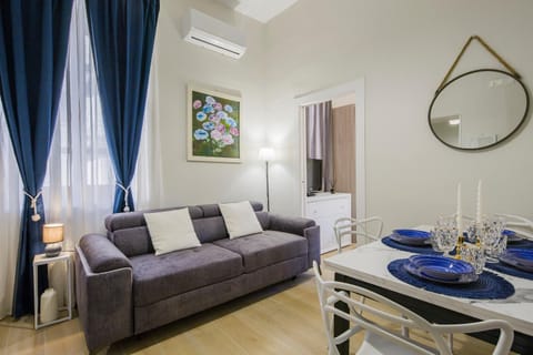 Living room, Seating area, Dining area, air conditioner
