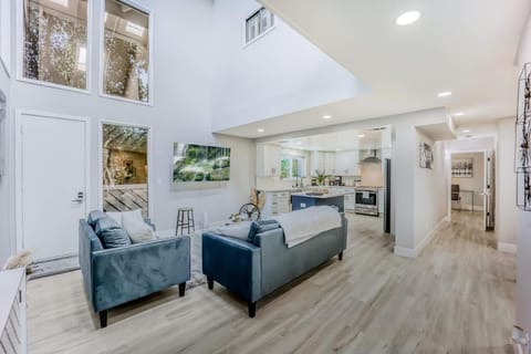 493- Grandeur Family Home AC & Patio near Meta & Stanford House in Menlo Park