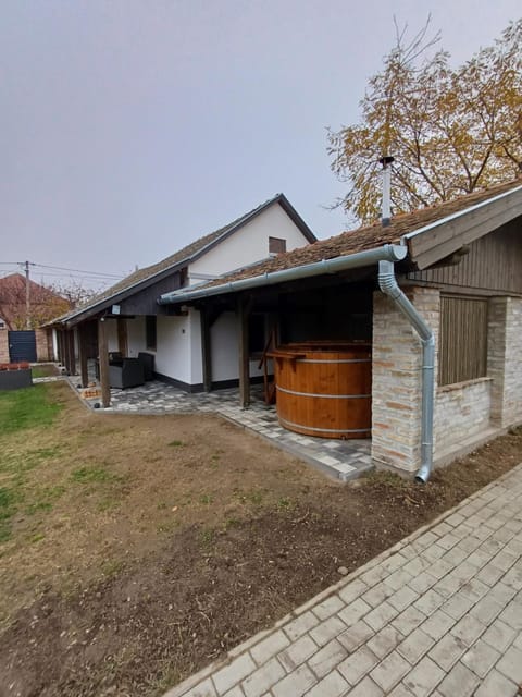 Garden, Spa and wellness centre/facilities