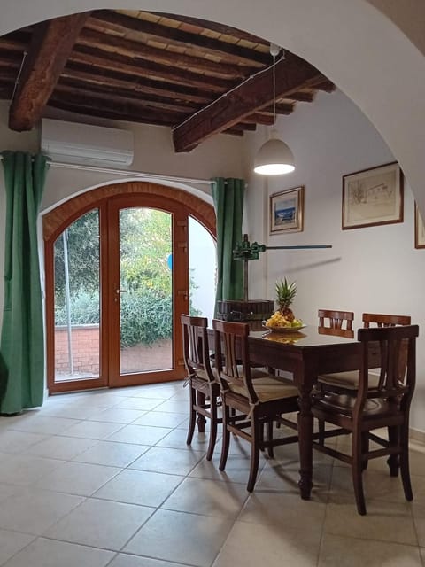 Dining area, Lunch, Lunch