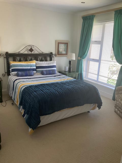 Hill Top Guesthouse Bed and Breakfast in Plettenberg Bay
