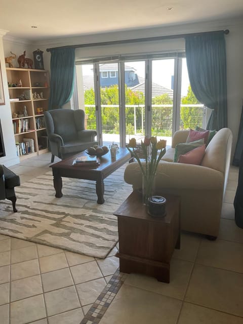 Hill Top Guesthouse Bed and Breakfast in Plettenberg Bay