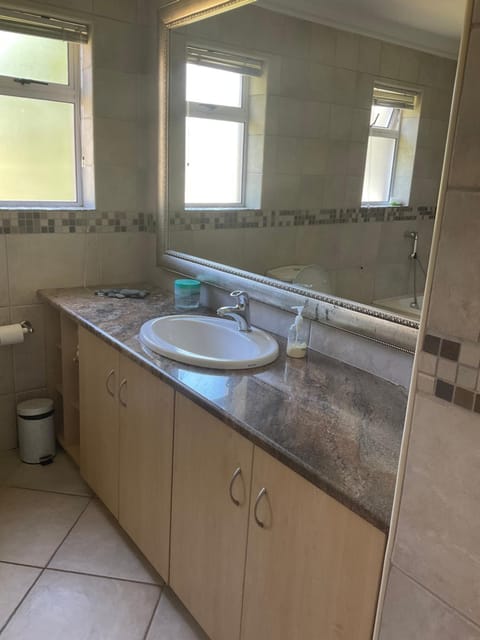 Hill Top Guesthouse Bed and Breakfast in Plettenberg Bay