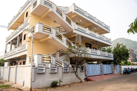 Property building, View (from property/room), Street view