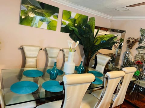 Cozy home Vacation rental in Pompano Beach