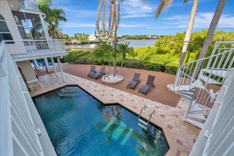 4B Waterfront Game Room Pool Hot Tub Dock House in Palm Harbor