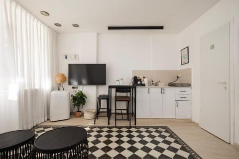 TV and multimedia, Kitchen or kitchenette, Dining area
