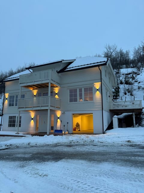 Property building, Winter