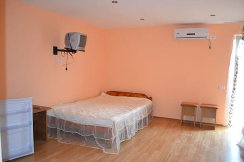 Day, Photo of the whole room