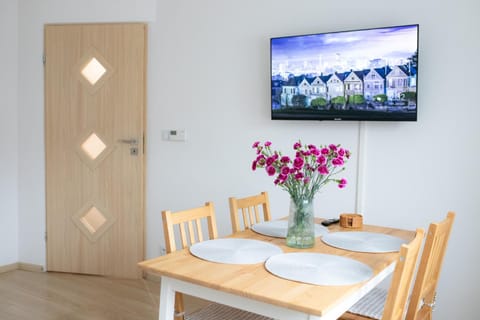 TV and multimedia, Living room, Dining area